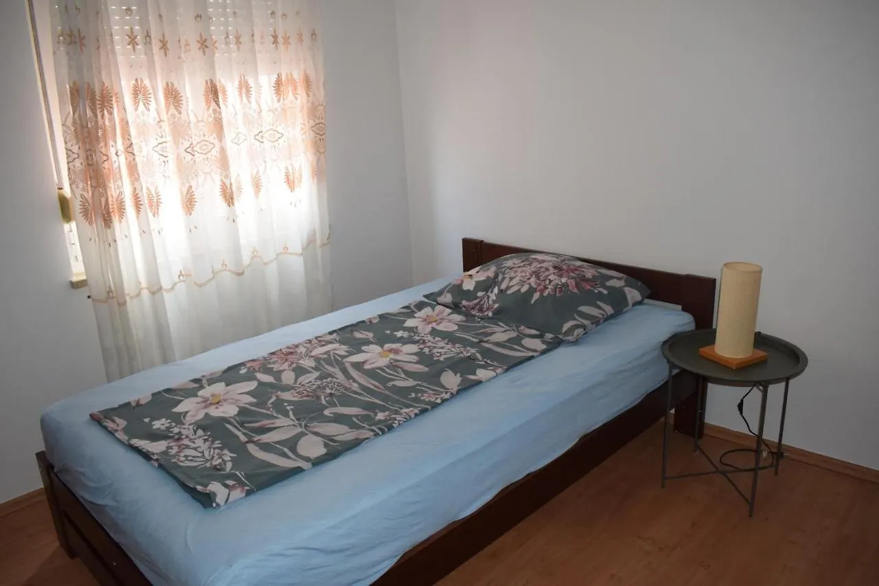 Esperanza Apartment Pola